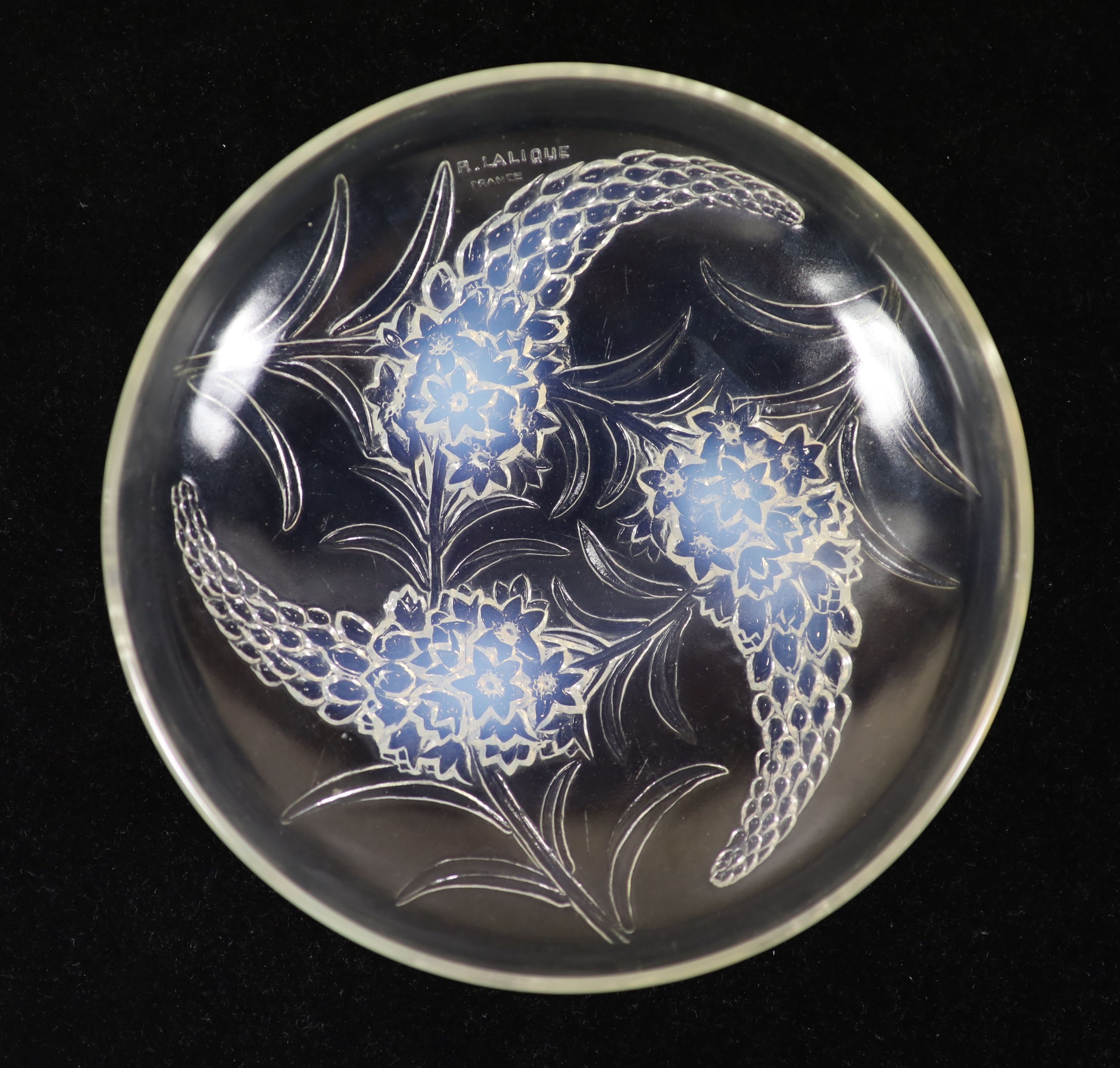 A pair of R. Lalique Veronique opalescent glass bowls, model No.397, designed 1928, 22cm diameter